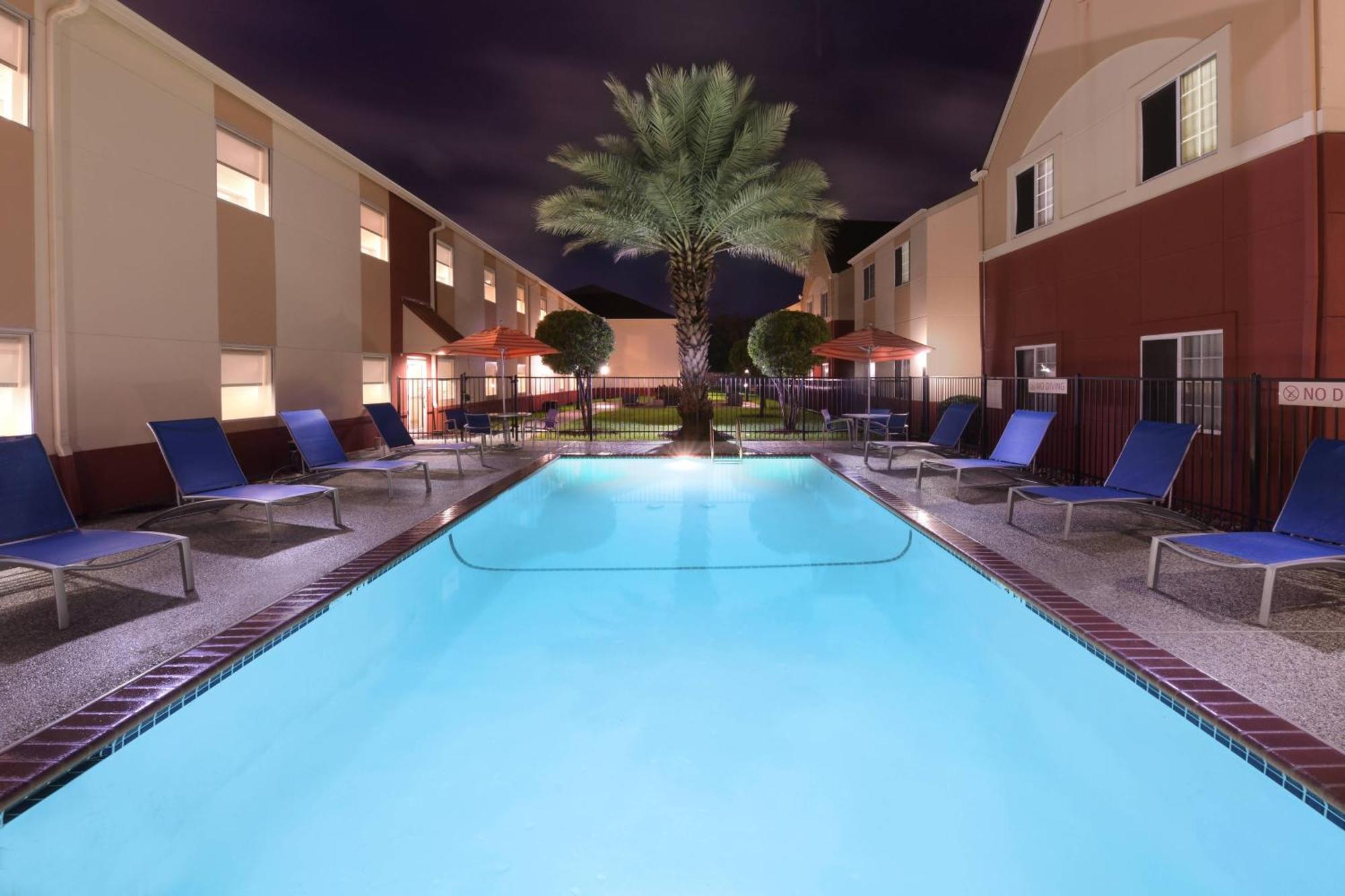 Towneplace Suites By Marriott Lake Jackson Clute Екстериор снимка