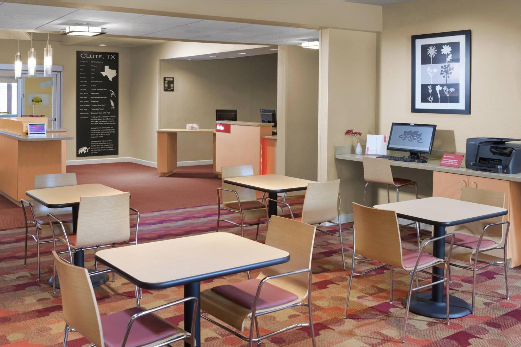 Towneplace Suites By Marriott Lake Jackson Clute Екстериор снимка