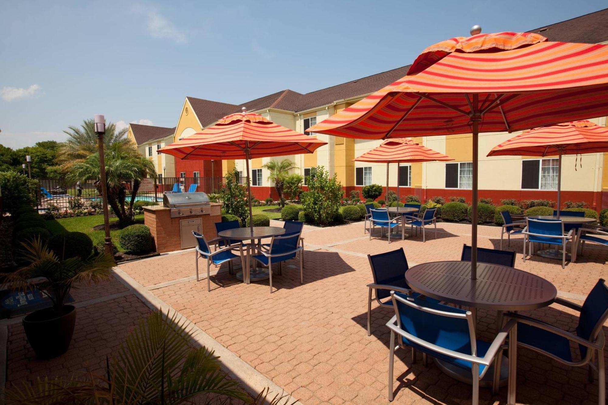 Towneplace Suites By Marriott Lake Jackson Clute Екстериор снимка